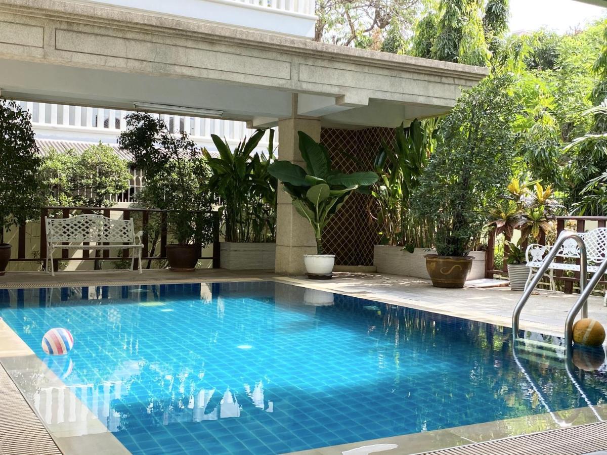 14 Place Sukhumvit Suites Bangkok Exteriör bild