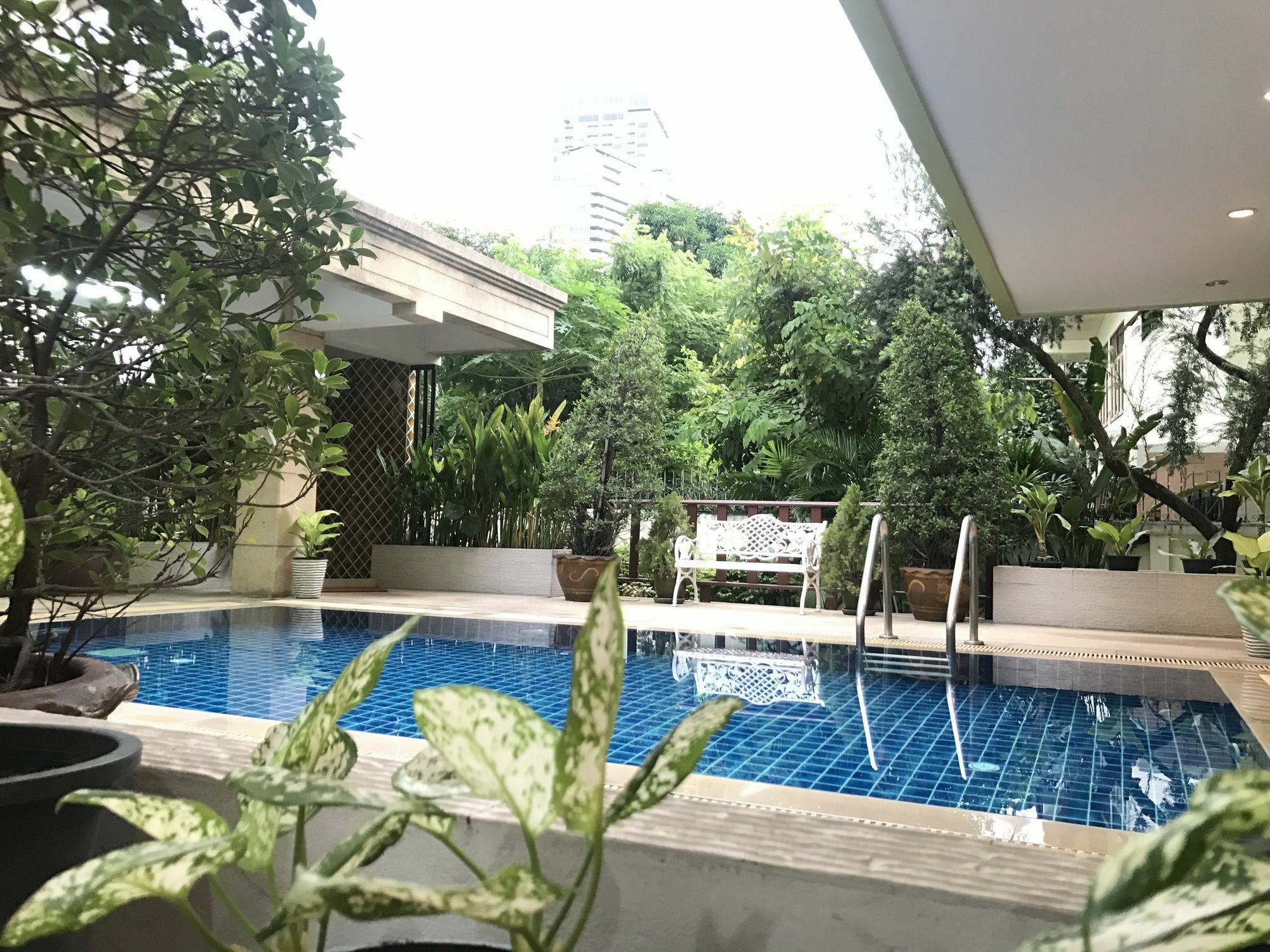14 Place Sukhumvit Suites Bangkok Exteriör bild
